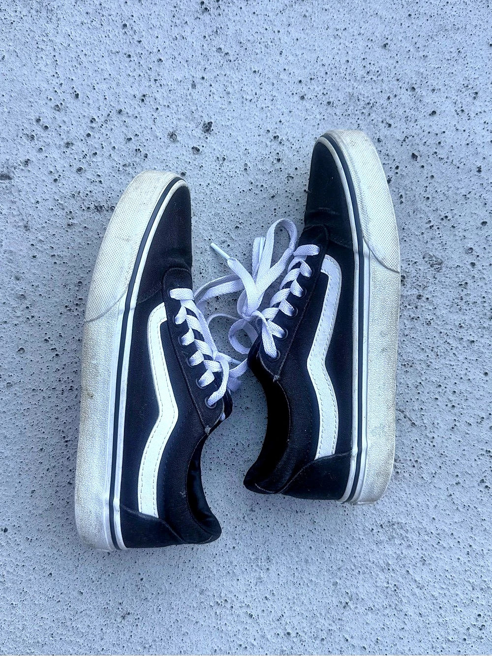 Vans Old Skool Black & White US Women Size 7